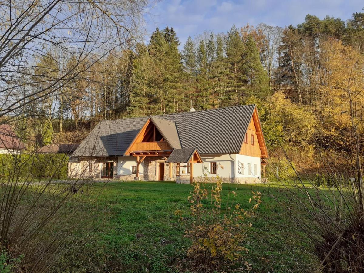Вилла The Retreat Zdarky Экстерьер фото