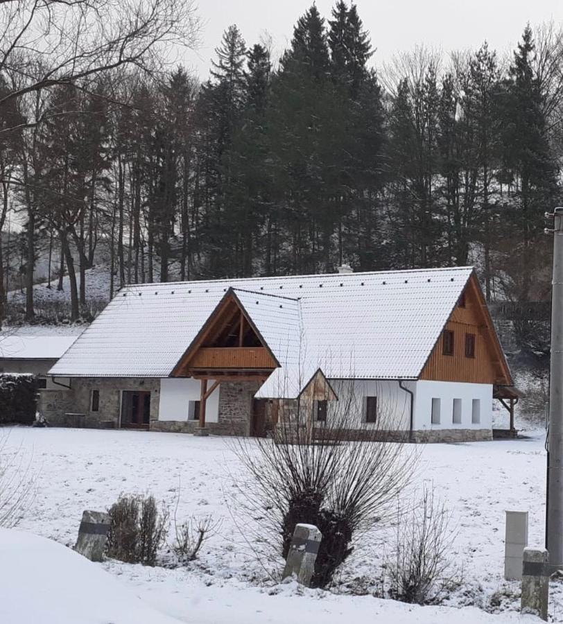 Вилла The Retreat Zdarky Экстерьер фото